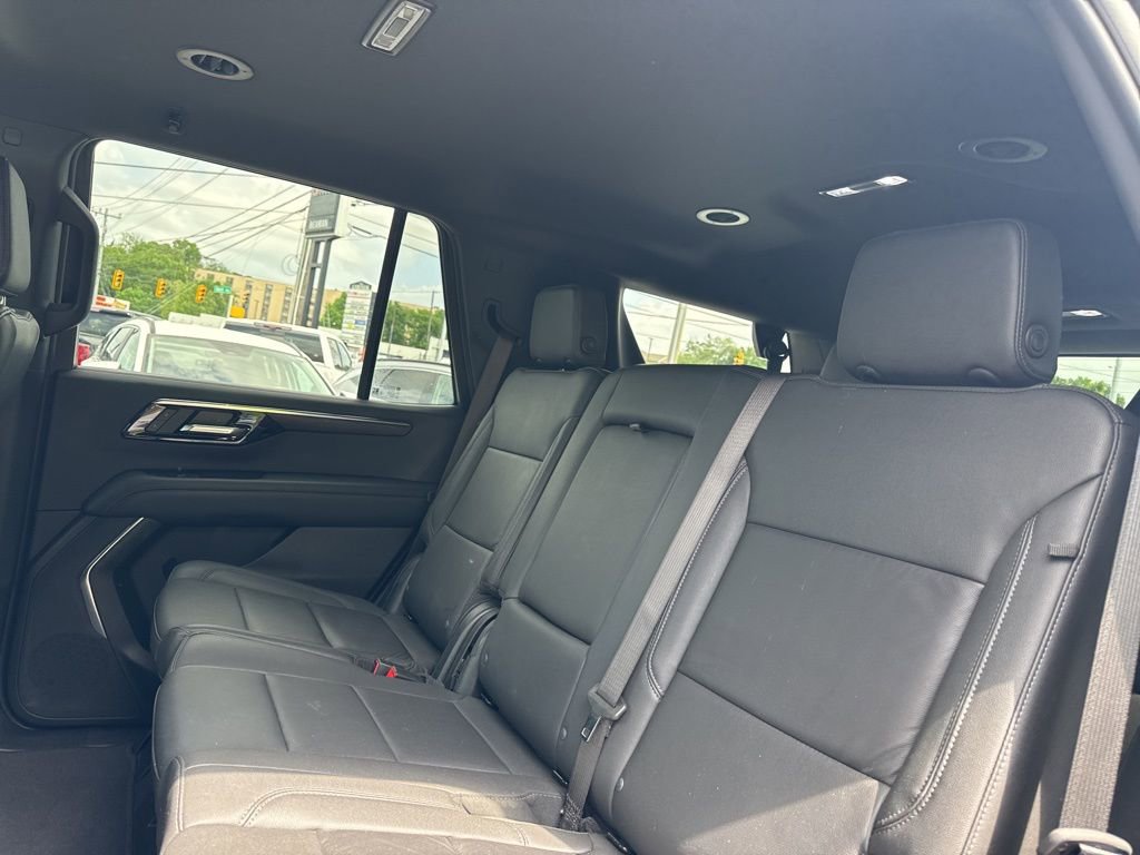 Used 2025 Chevrolet Tahoe Z71 AWD/4WD image 30