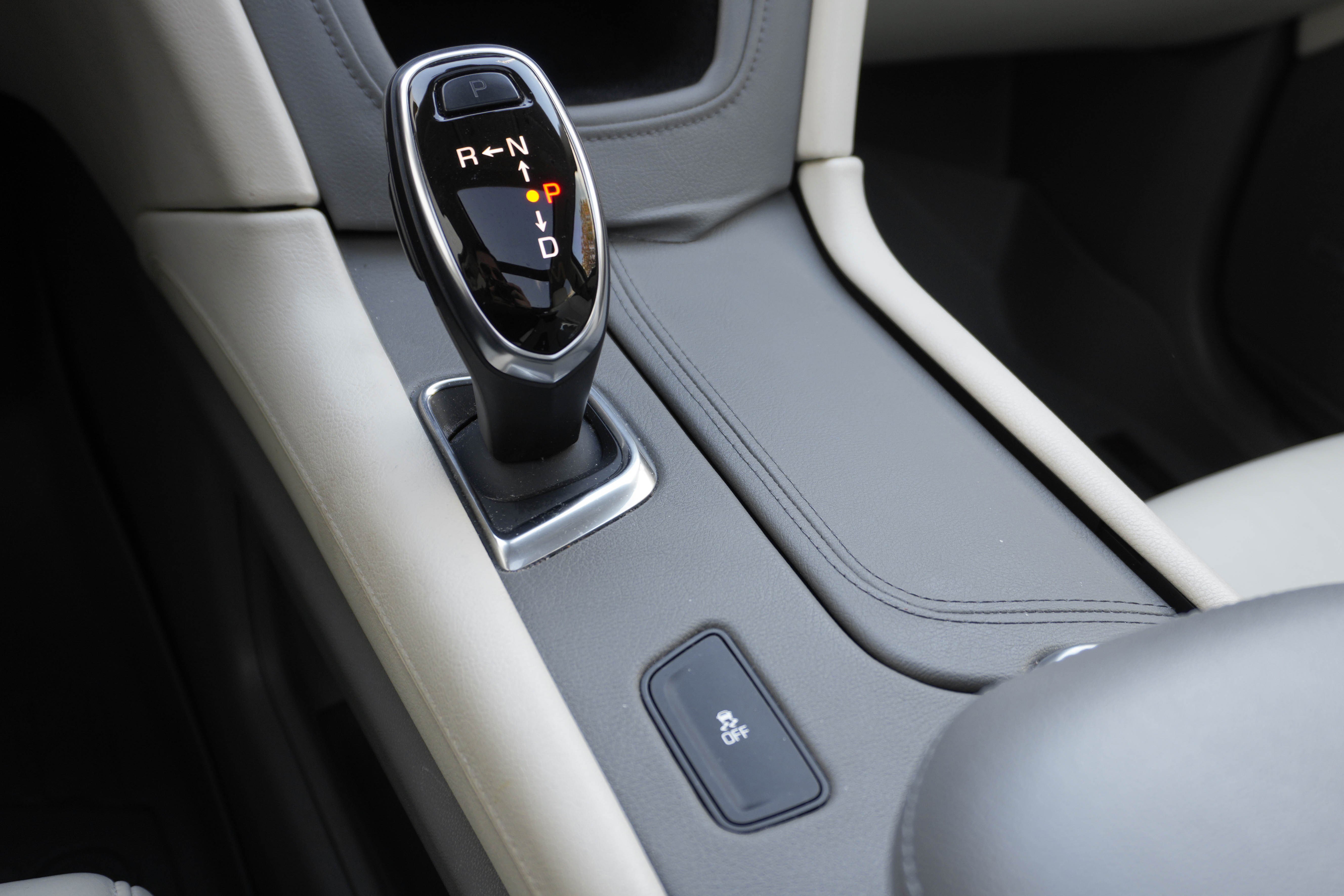 Used 2017 Cadillac XT5 Luxury w/ Driver Awareness Package image 23