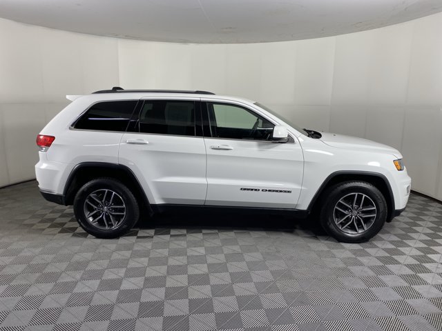 Used 2018 Jeep Grand Cherokee Laredo AWD/4WD image 6