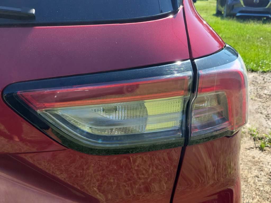 Used 2020 Ford Escape SE FWD image 14