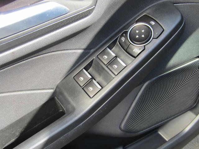 Used 2022 Ford Escape SEL w/ SEL Stealth AWD Package image 16