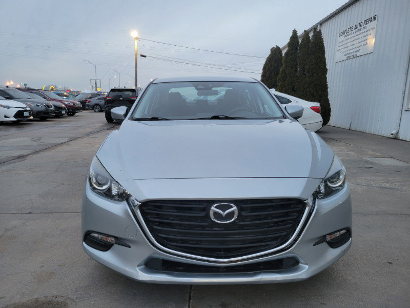 Used 2018 MAZDA MAZDA3 Touring image 2