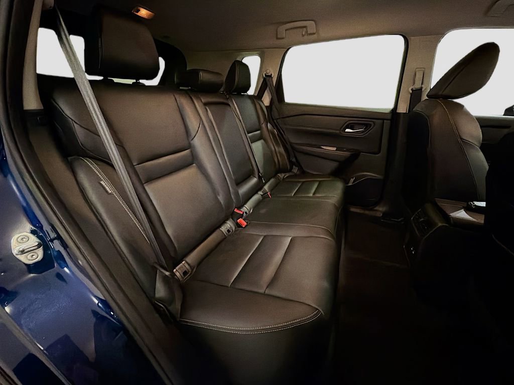 Used 2026 Nissan Rogue SL AWD/4WD image 30