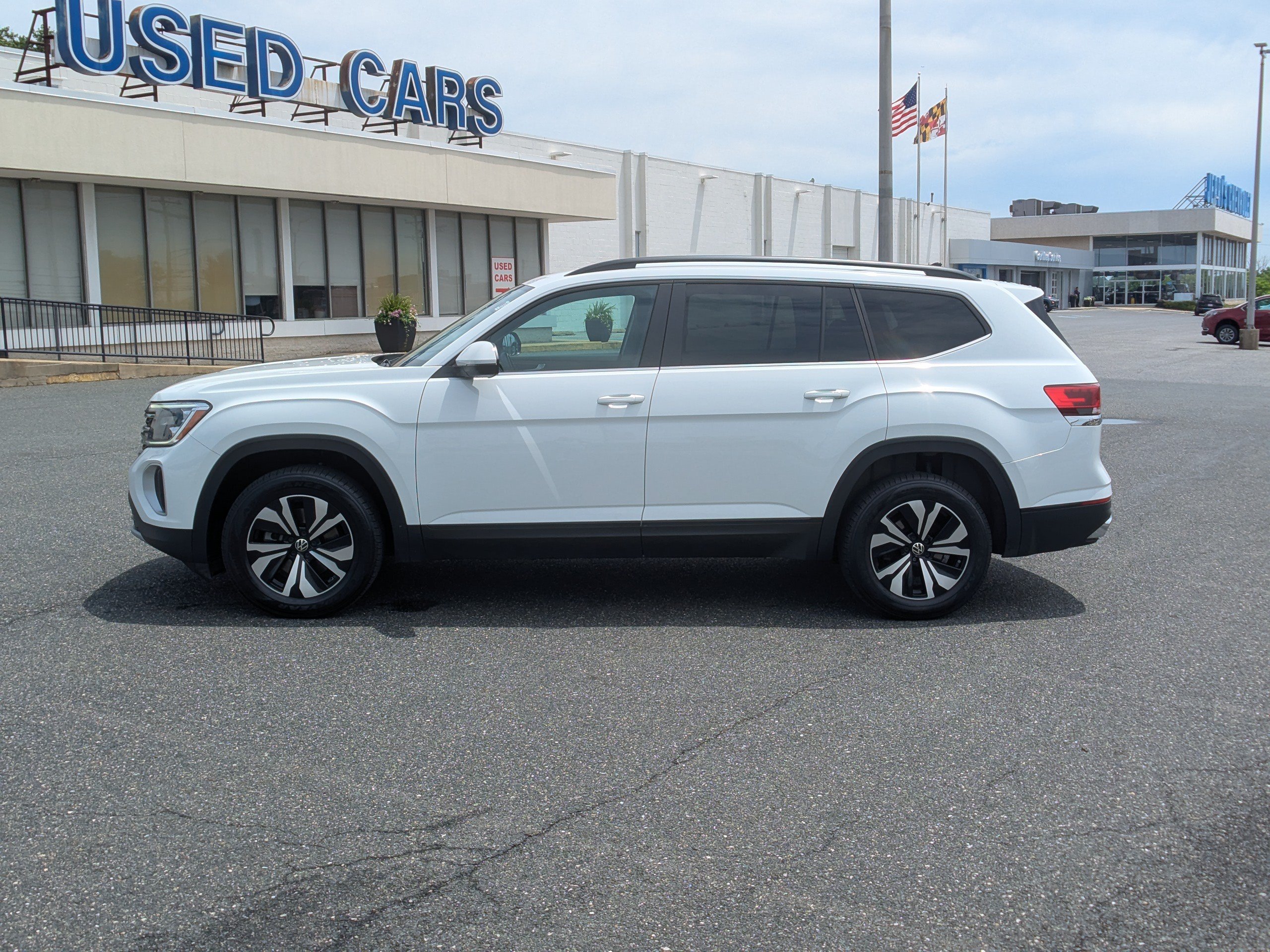 Used 2024 Volkswagen Atlas SE AWD/4WD image 5