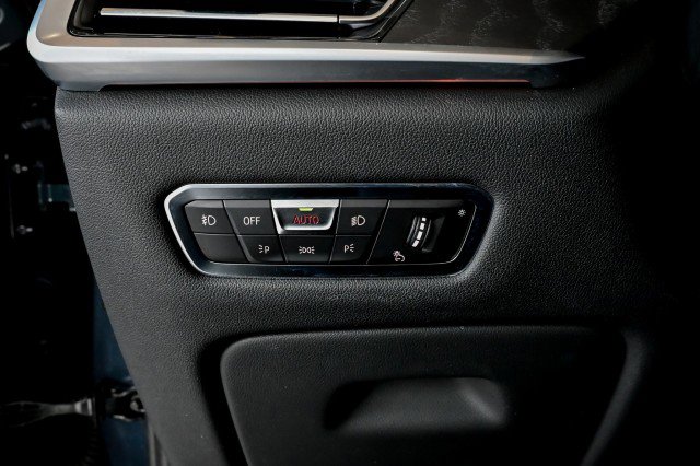 Used 2022 BMW X7 xDrive40i w/ Premium Package image 51