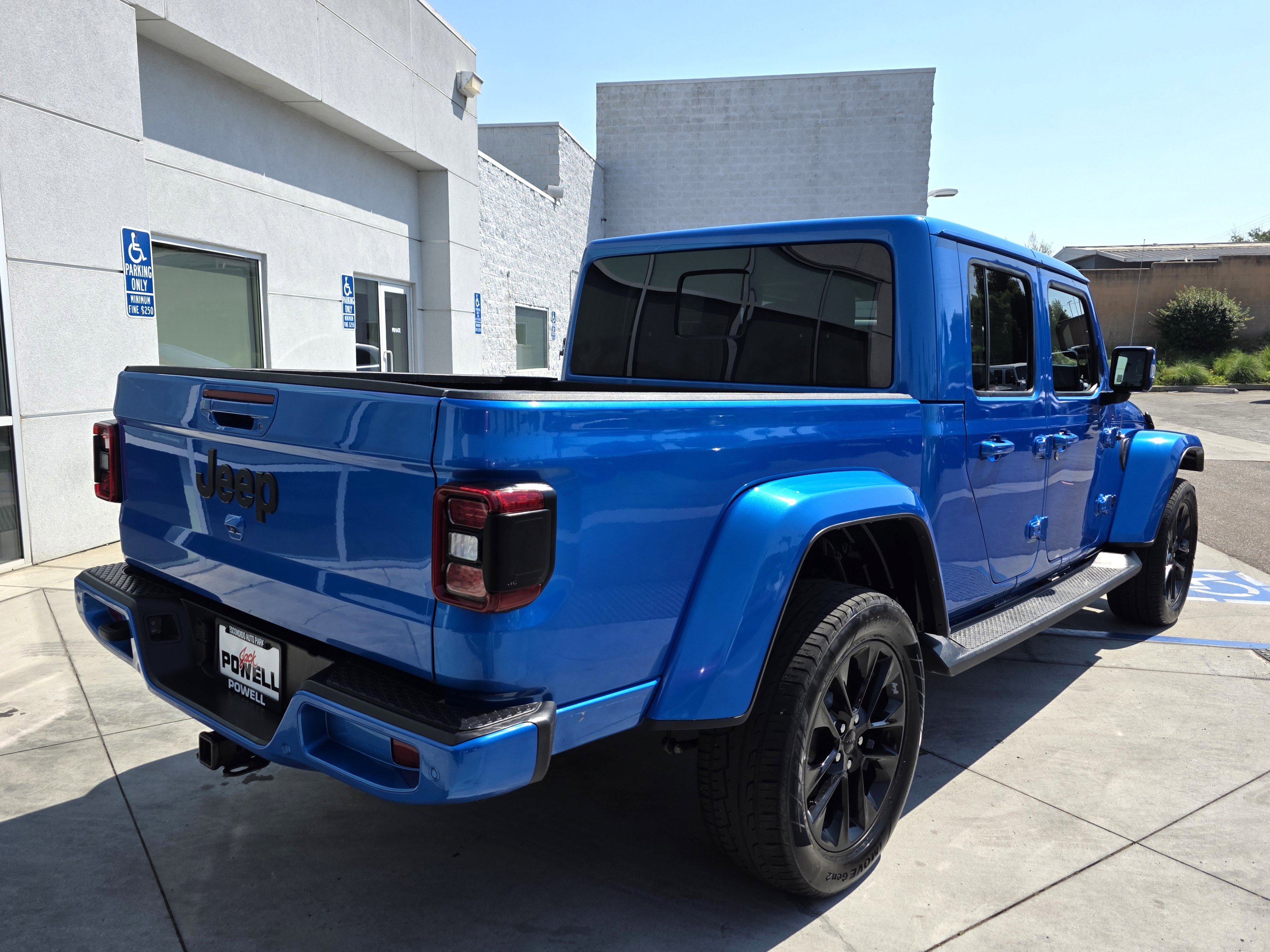 Certified 2023 Jeep Gladiator Overland image 5