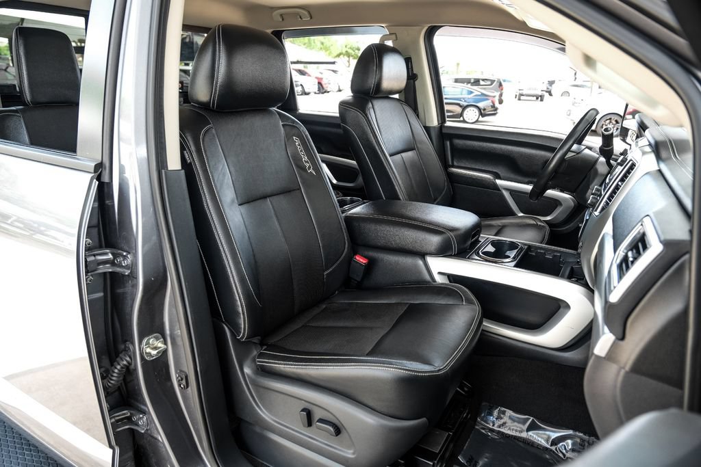 Used 2017 Nissan Titan PRO-4X w/ Pro-4x Convenience Package AWD/4WD image 42