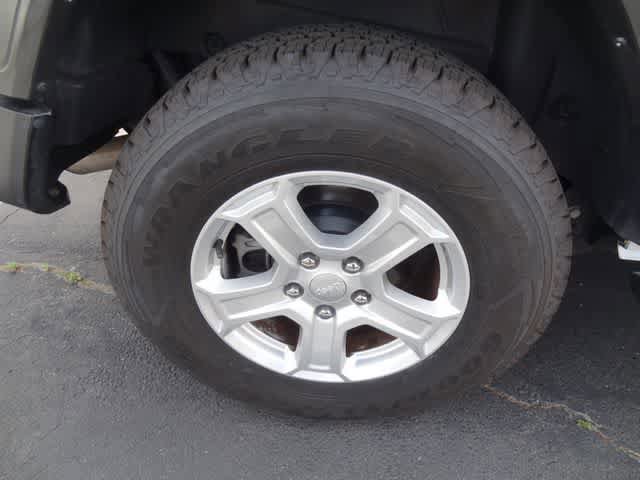 Used 2019 Jeep Wrangler Sport AWD/4WD image 15