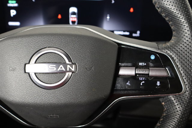 Used 2023 Nissan Ariya AWD image 9