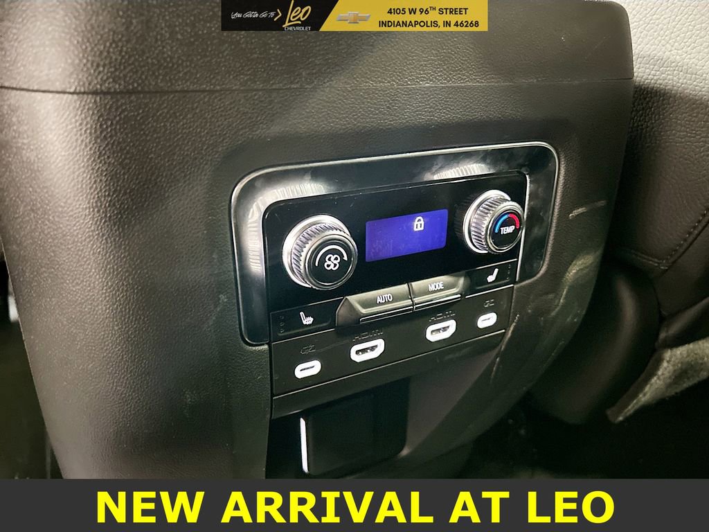 Used 2024 GMC Yukon XL Denali w/ Advanced Technology Package image 28