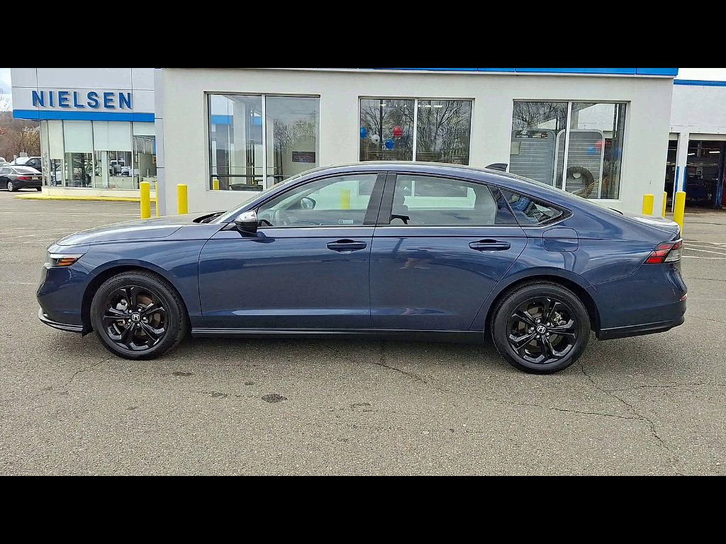 Used 2025 Honda Accord SE image 5