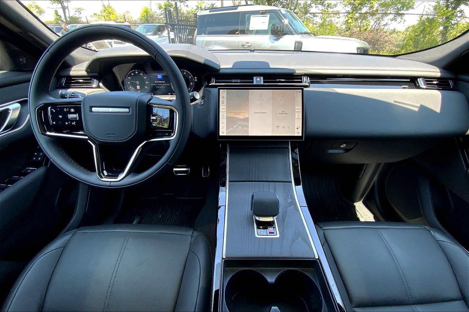 New 2026 Land Rover Range Rover Velar Dynamic SE image 5