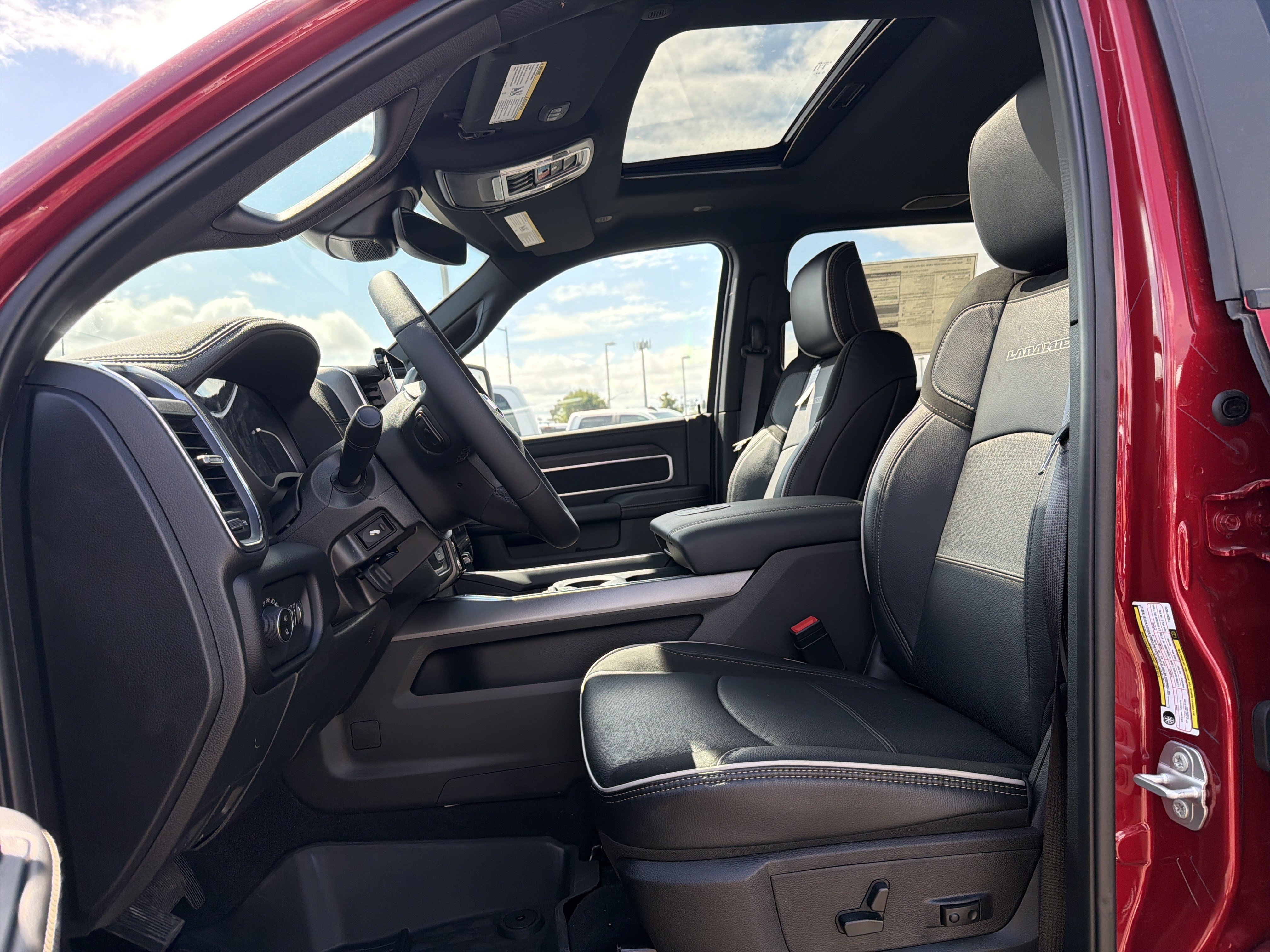 New 2026 RAM 3500 Laramie AWD/4WD image 10