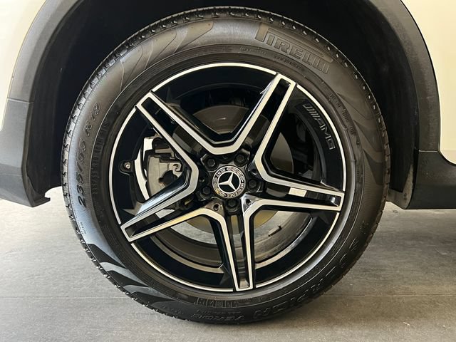 Used 2021 Mercedes-Benz GLC 300 4MATIC image 11