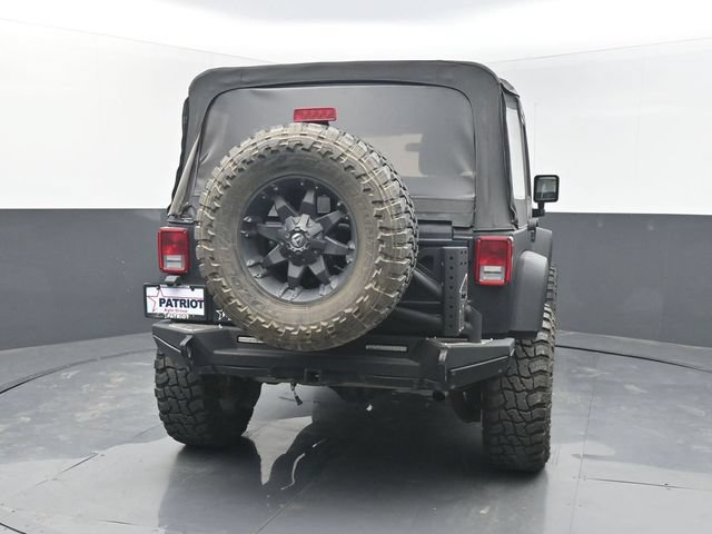 Used 2012 Jeep Wrangler Unlimited Sahara AWD/4WD image 6