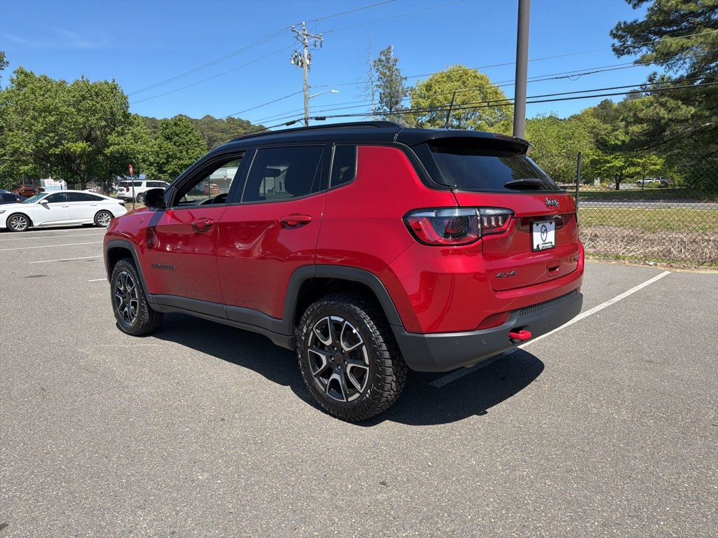 Used 2025 Jeep Compass Trailhawk AWD/4WD image 7