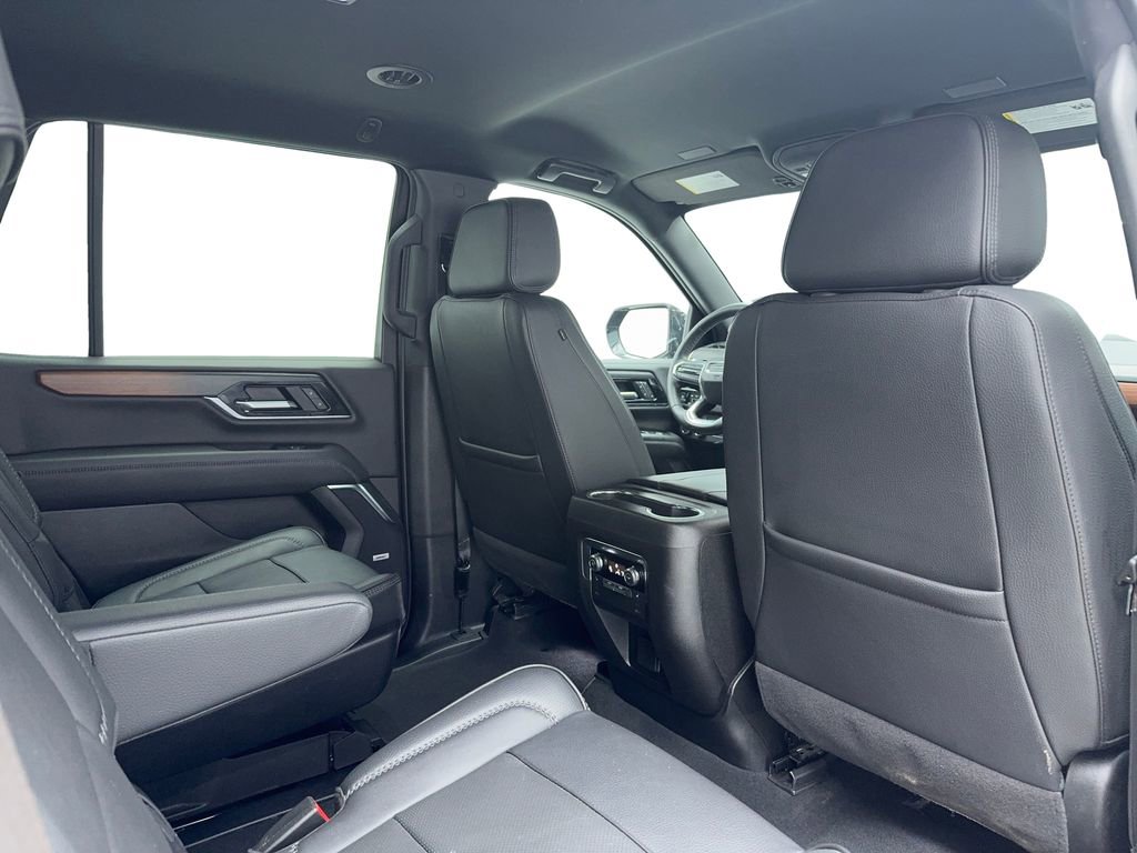 Used 2025 GMC Yukon Denali AWD/4WD image 40