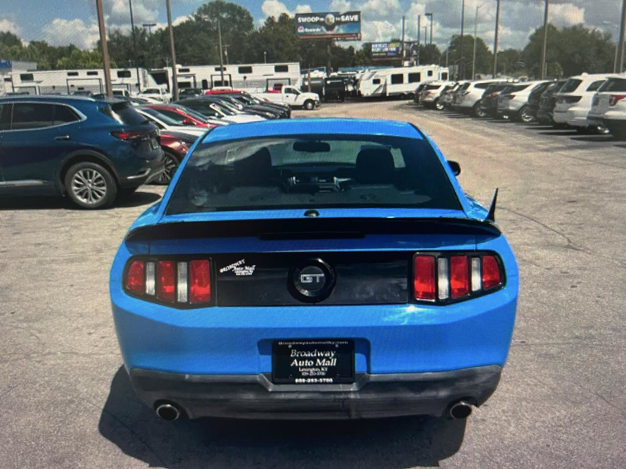 Used 2010 Ford Mustang GT RWD image 4