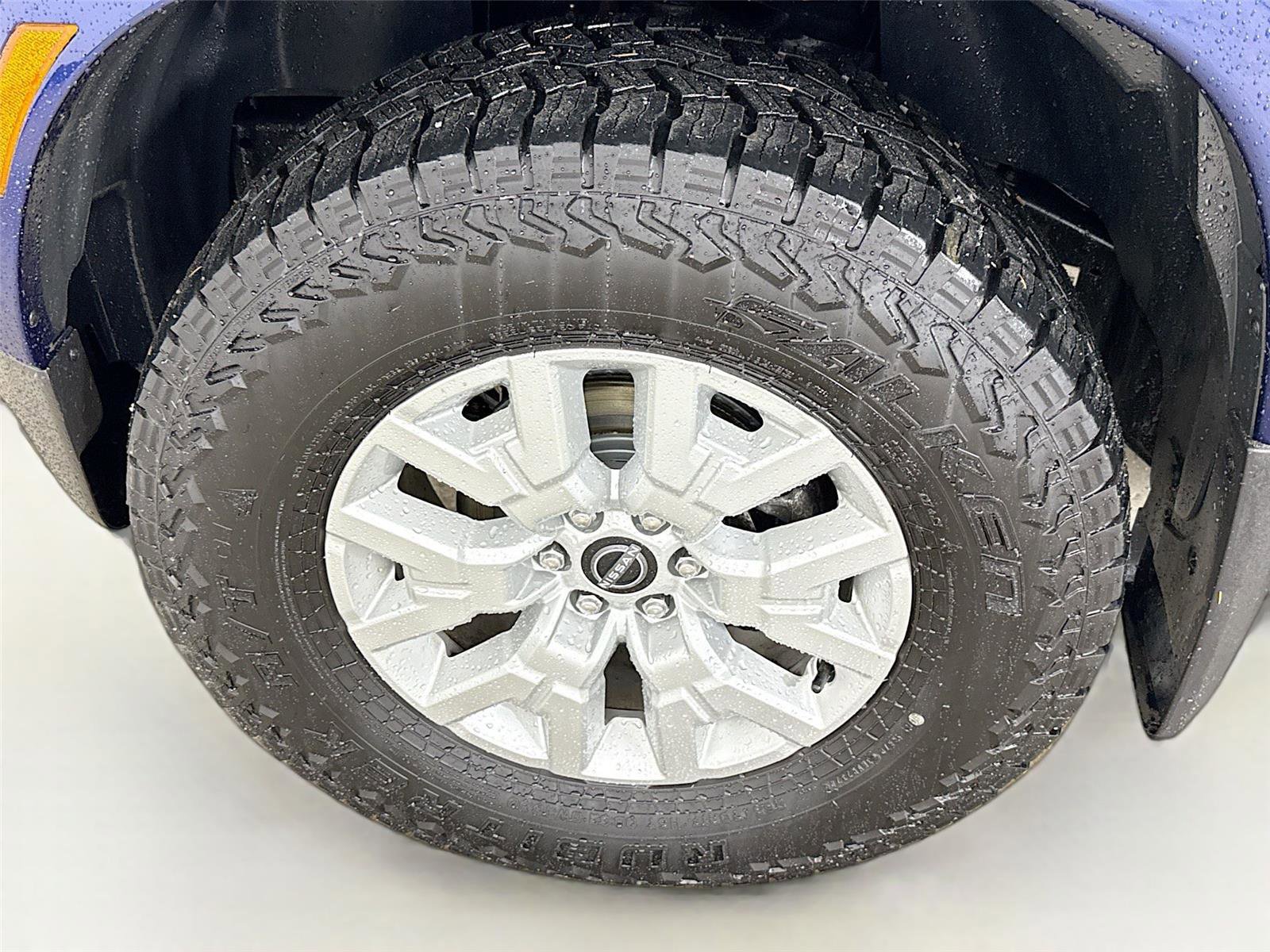 Used 2023 Nissan Frontier SV w/ SV Premium Package image 31