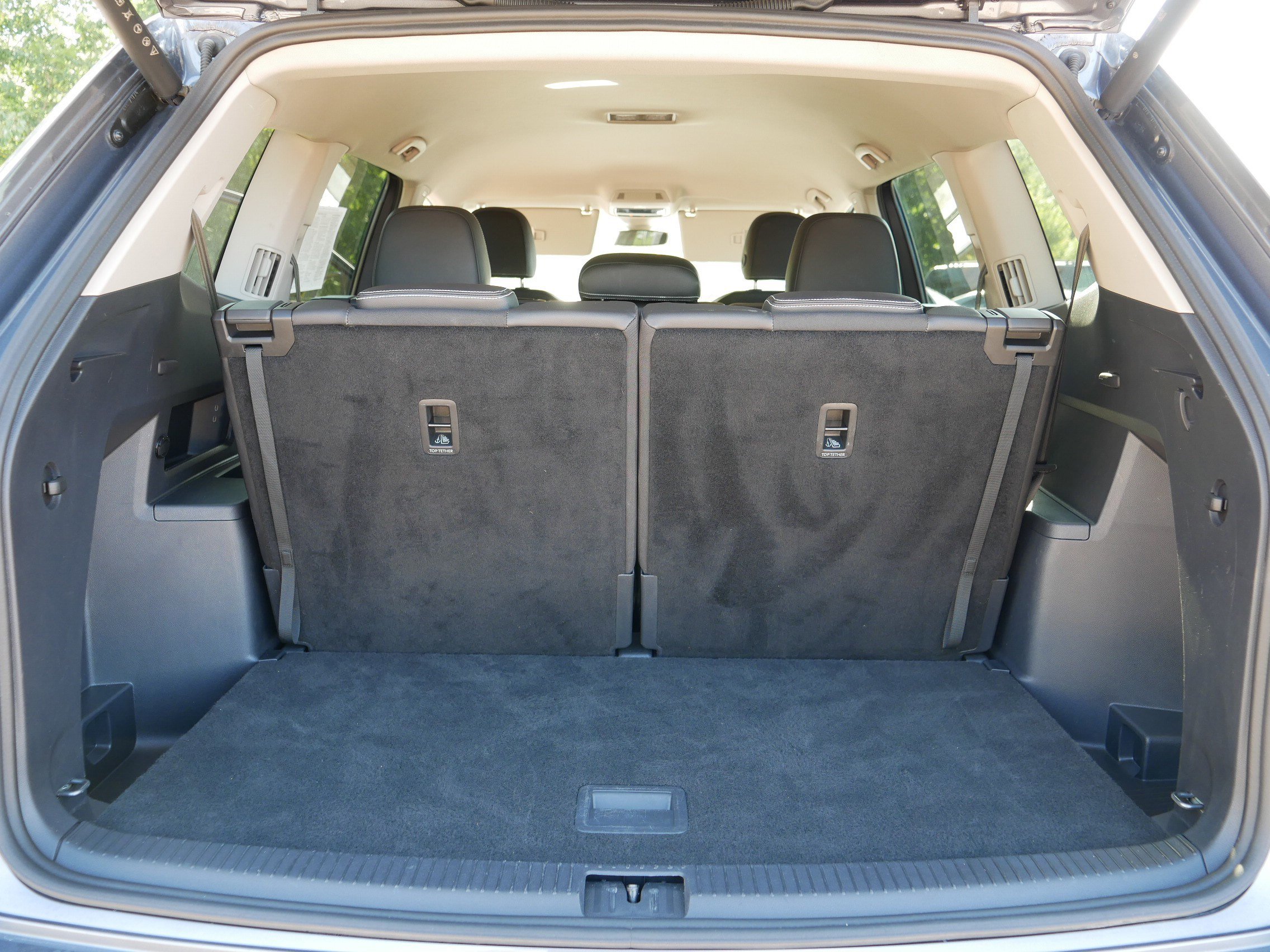 Used 2025 Volkswagen Atlas SE image 18