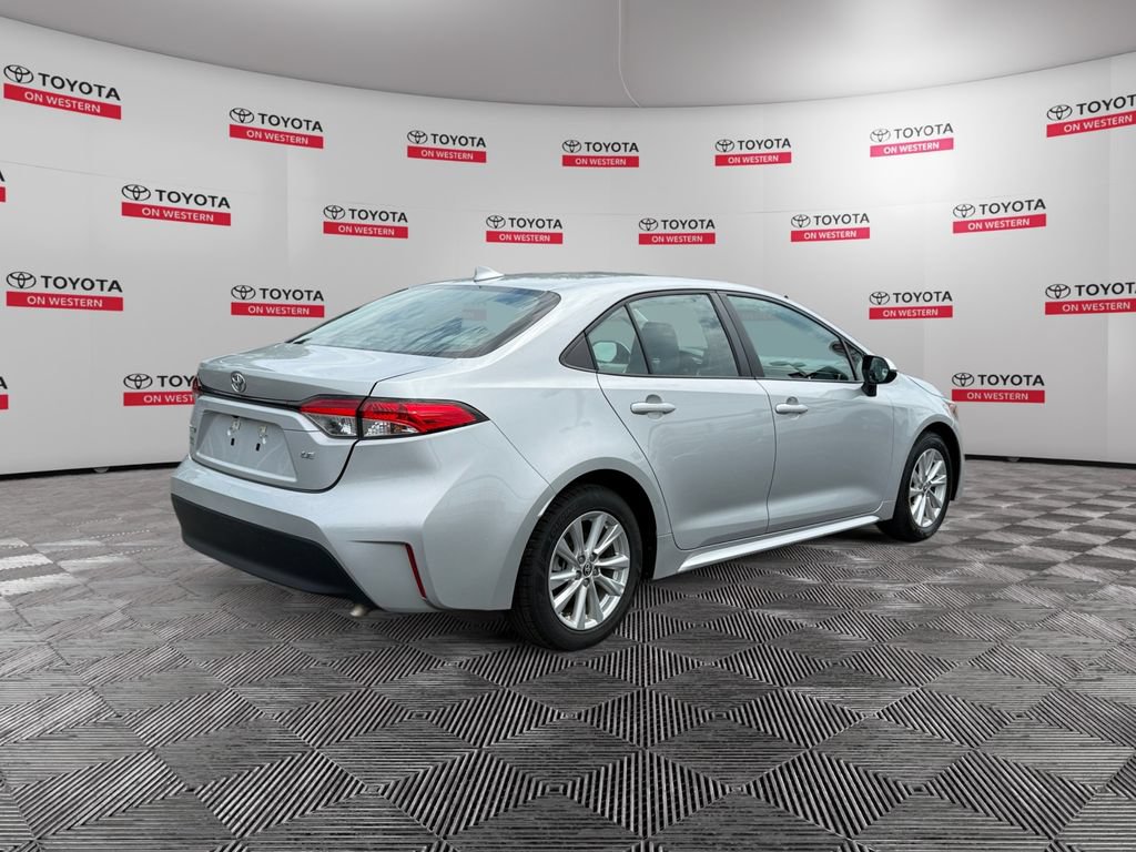 Used 2024 Toyota Corolla LE w/ LE Premium Package FWD image 5