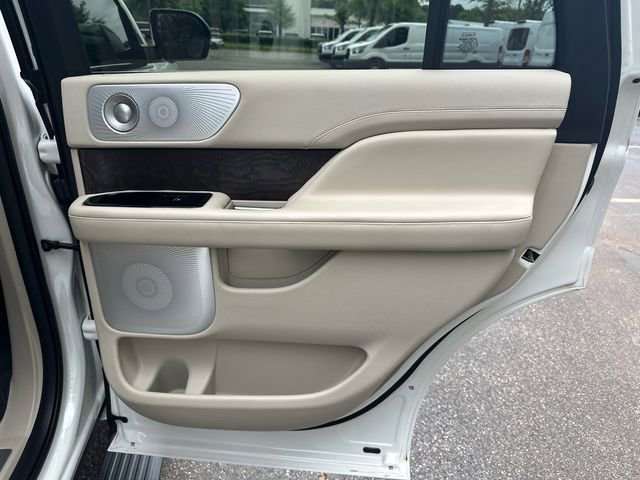 Certified 2020 Lincoln Navigator Reserve w/ Equipment Group 208A Reserve AWD/4WD image 18