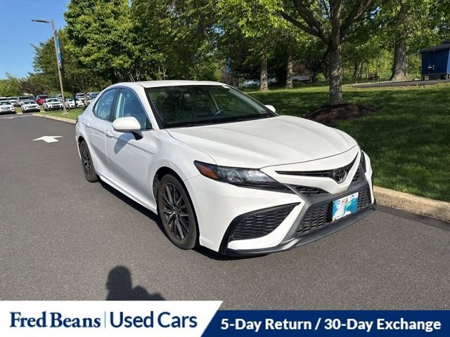 Used 2021 Toyota Camry SE w/ Convenience Package