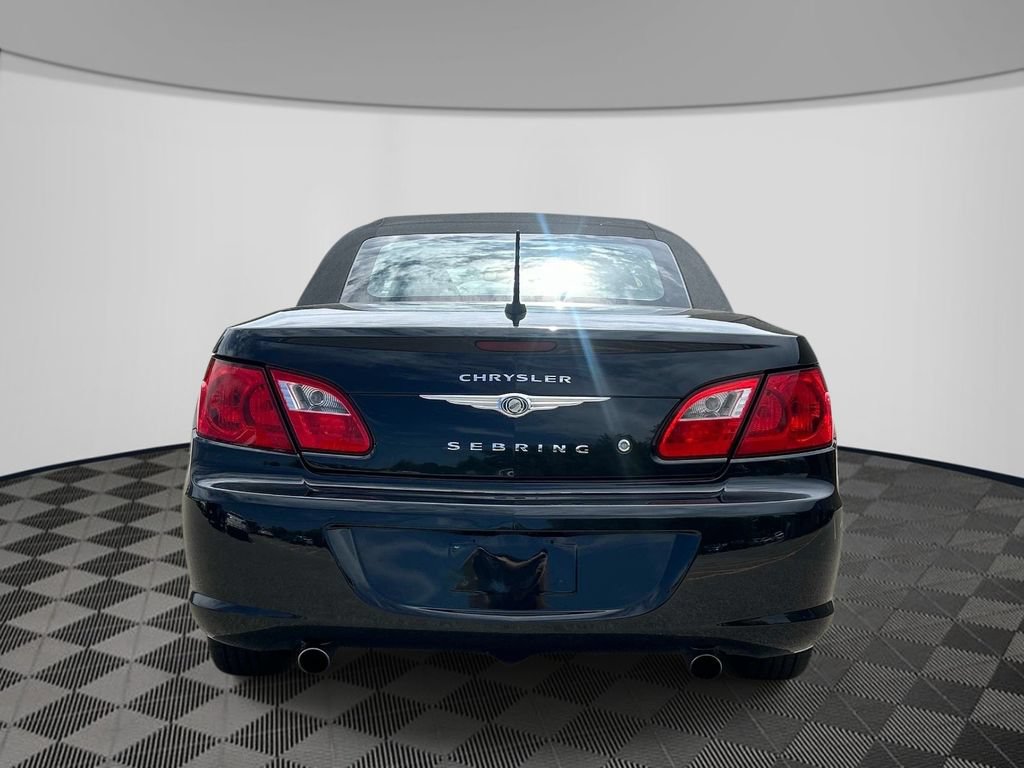 Used 2009 Chrysler Sebring Limited FWD image 4