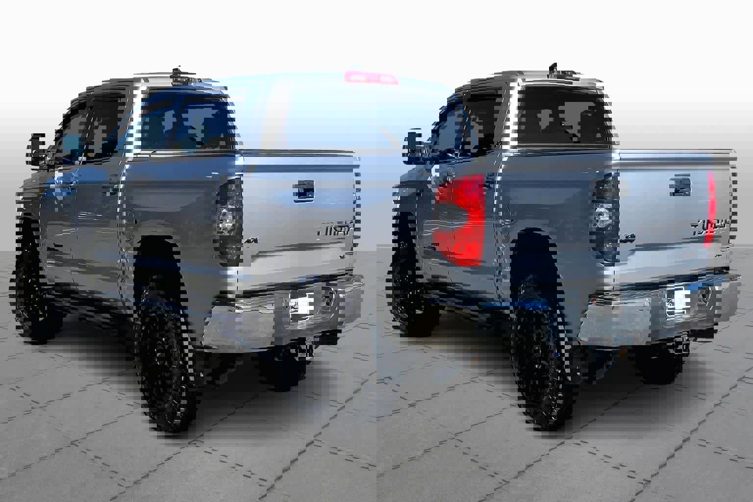 Used 2020 Toyota Tundra SR5 w/ SR5 Upgrade Package image 11