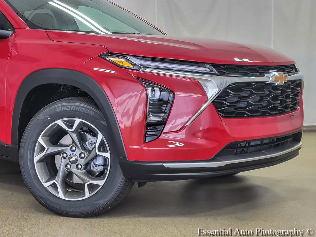 New 2026 Chevrolet Trax LT FWD image 2