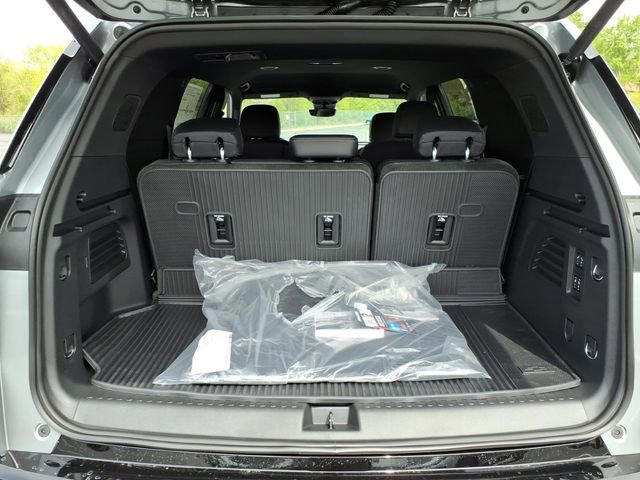 New 2026 Chevrolet Traverse High Country w/ LPO, Floor Liner Package AWD/4WD image 11