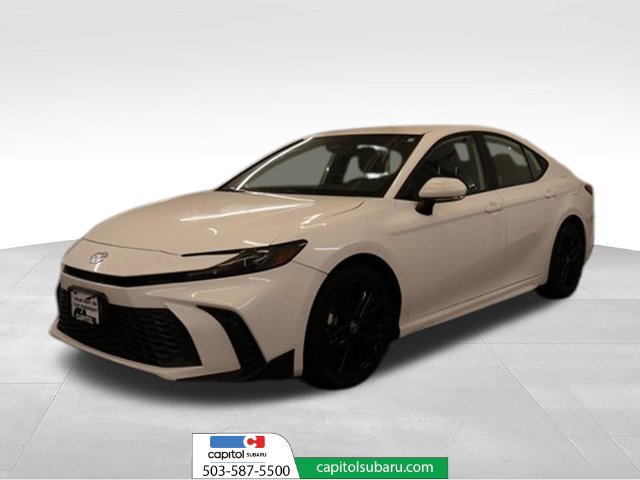Used 2025 Toyota Camry SE FWD image 5