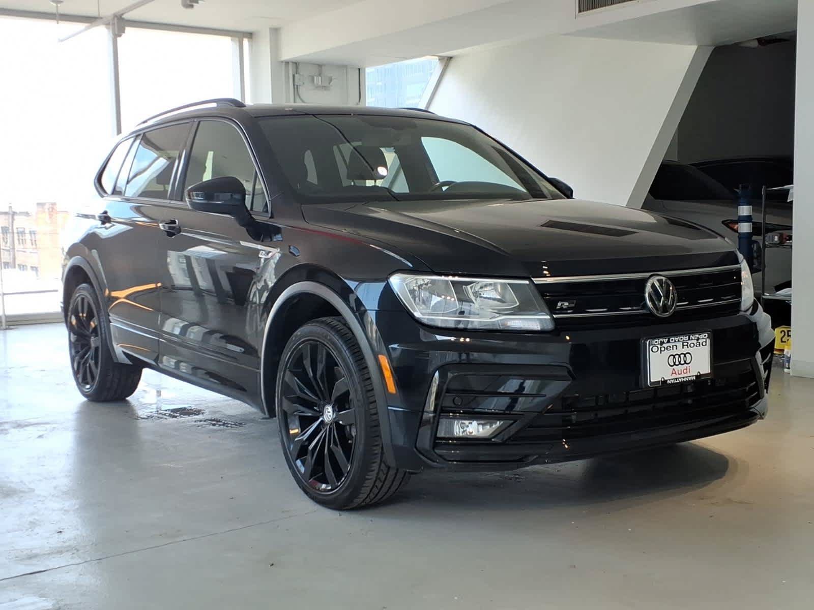 Used 2020 Volkswagen Tiguan SE R-Line AWD/4WD image 3