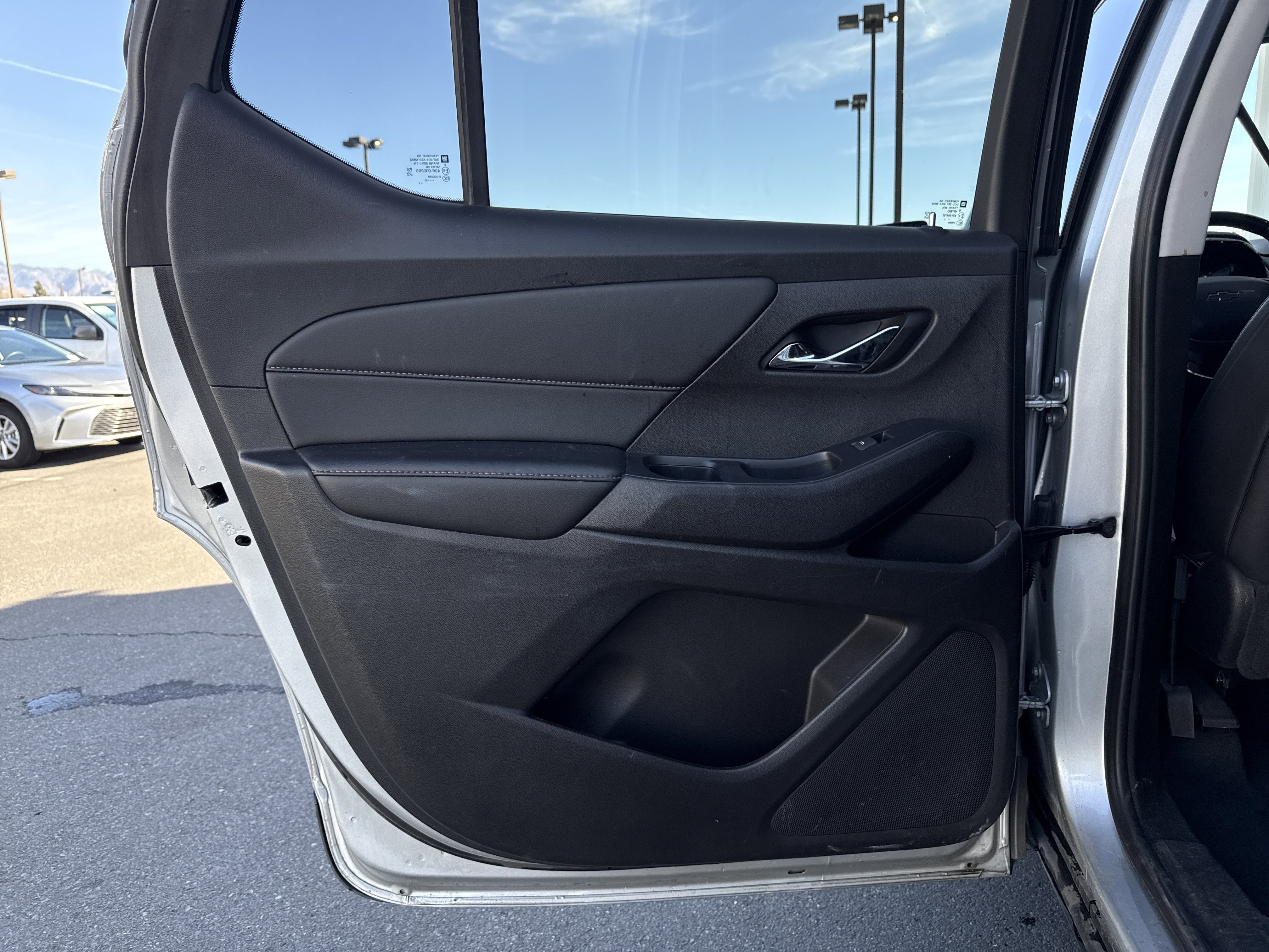 Used 2021 Chevrolet Traverse RS image 21