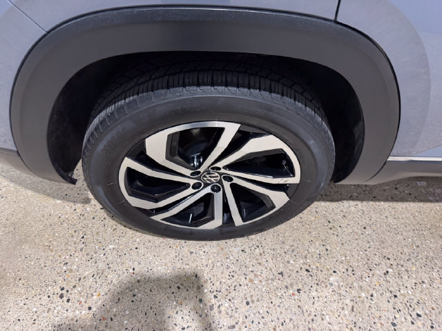 Used 2021 Volkswagen Atlas Cross Sport SEL Premium w/ Cross Sport MDO Package AWD/4WD image 24