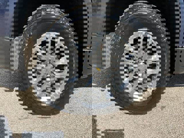 Used 2023 Chevrolet Traverse LS w/ Safety Package FWD image 8