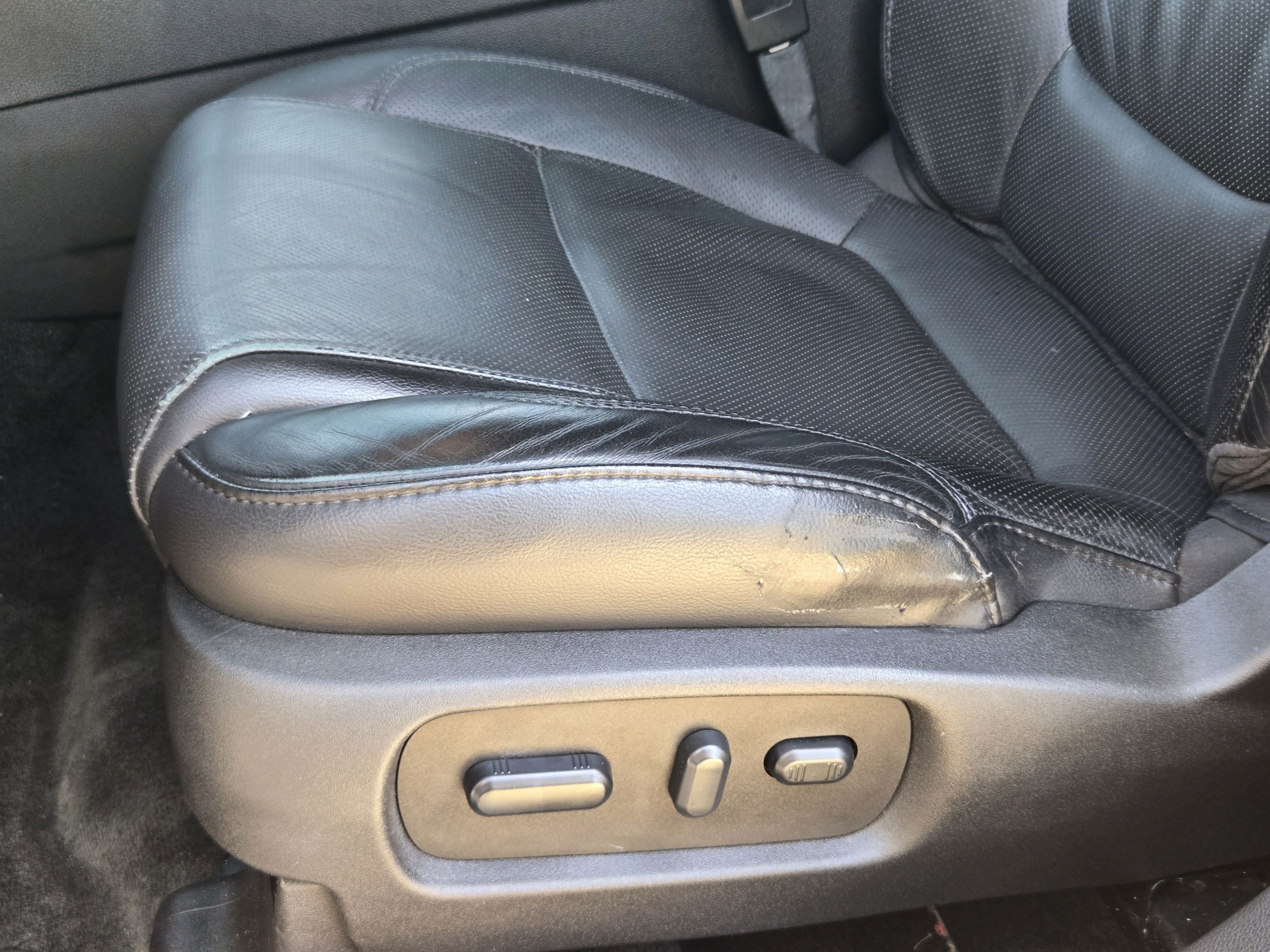 Used 2015 Ford Explorer Limited w/ Equipment Group 301A FWD image 21