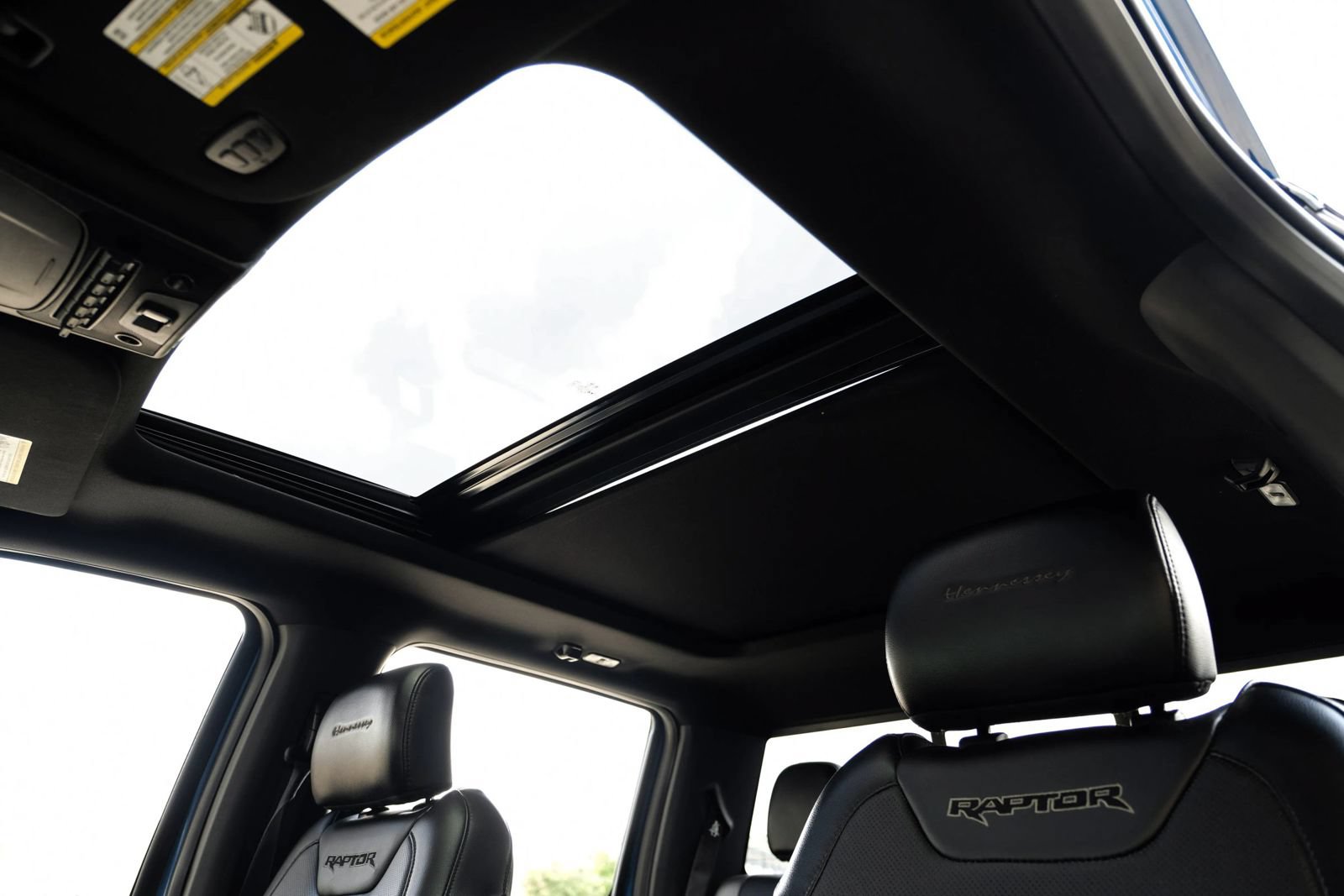 Used 2019 Ford F150 Raptor w/ Equipment Group 802A Luxury AWD/4WD image 4