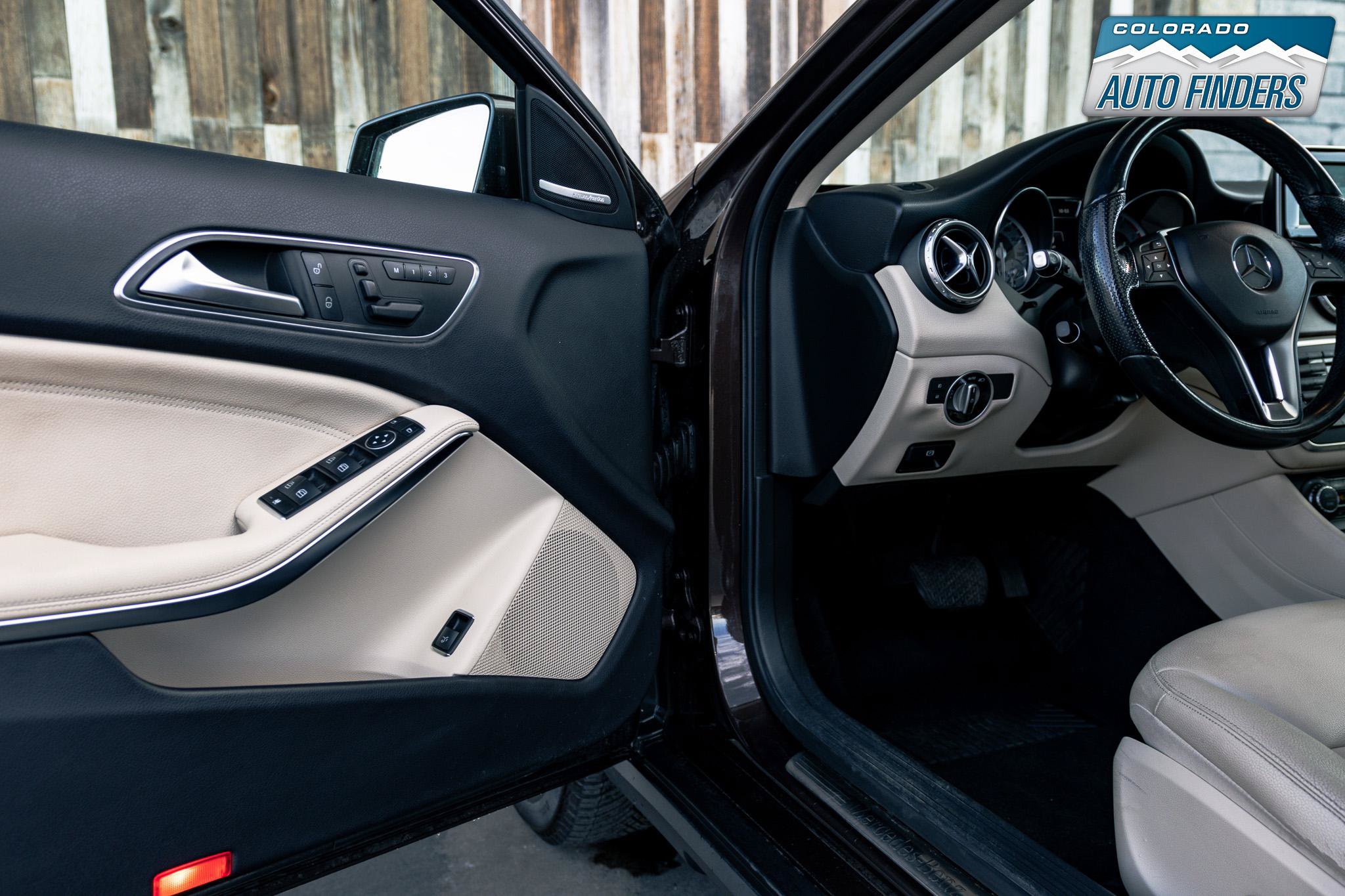 Used 2015 Mercedes-Benz GLA 250 4MATIC w/ Premium Package image 9
