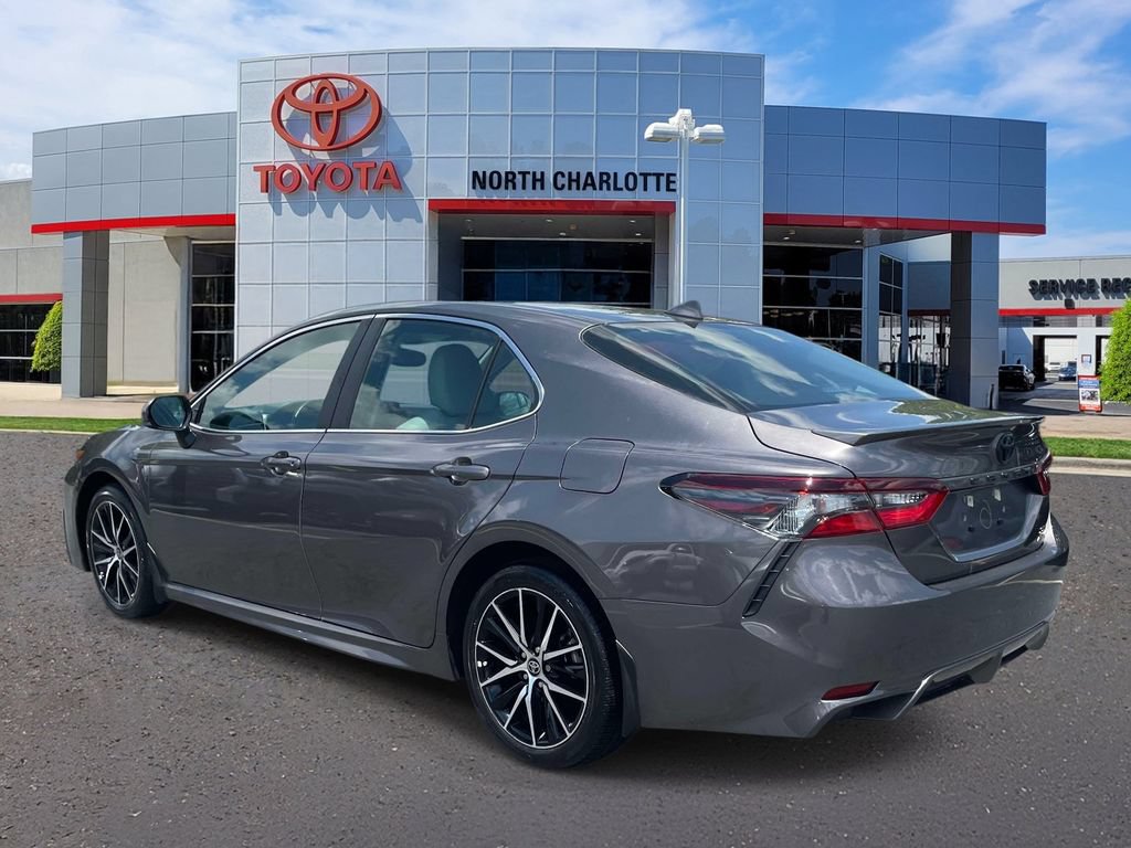 Used 2023 Toyota Camry SE w/ Cold Weather Package AWD/4WD image 6