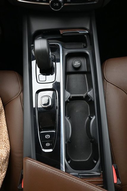 Used 2024 Volvo XC60 B5 Plus w/ Climate Package AWD/4WD image 12