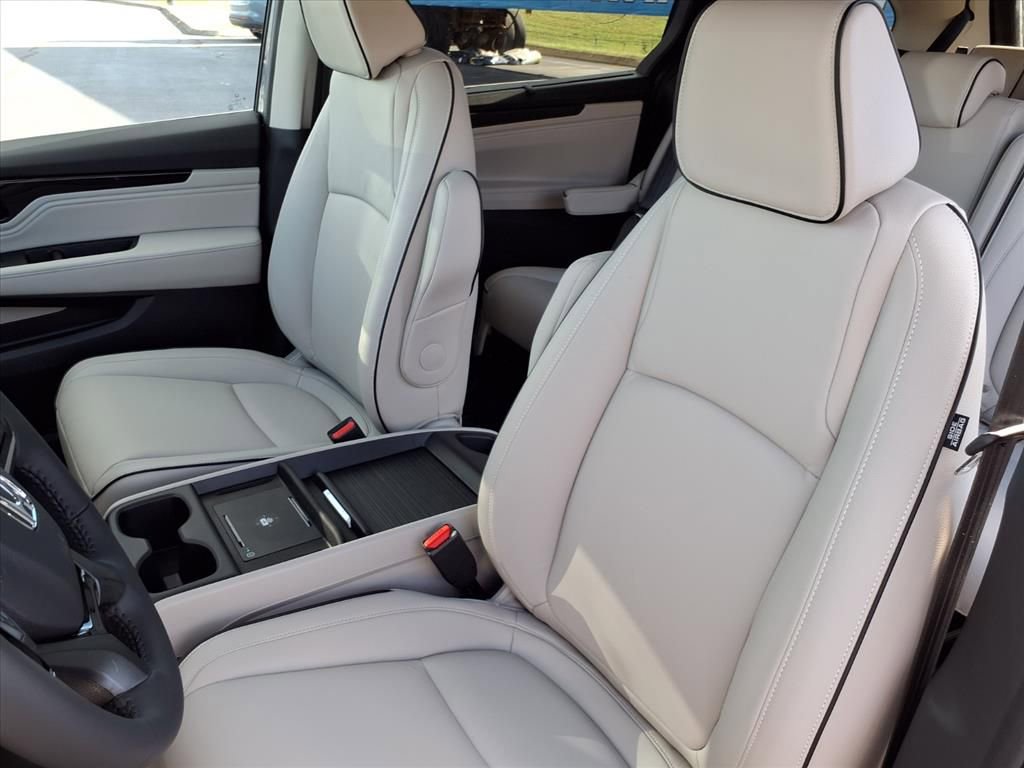 New 2026 Honda Odyssey Touring image 14