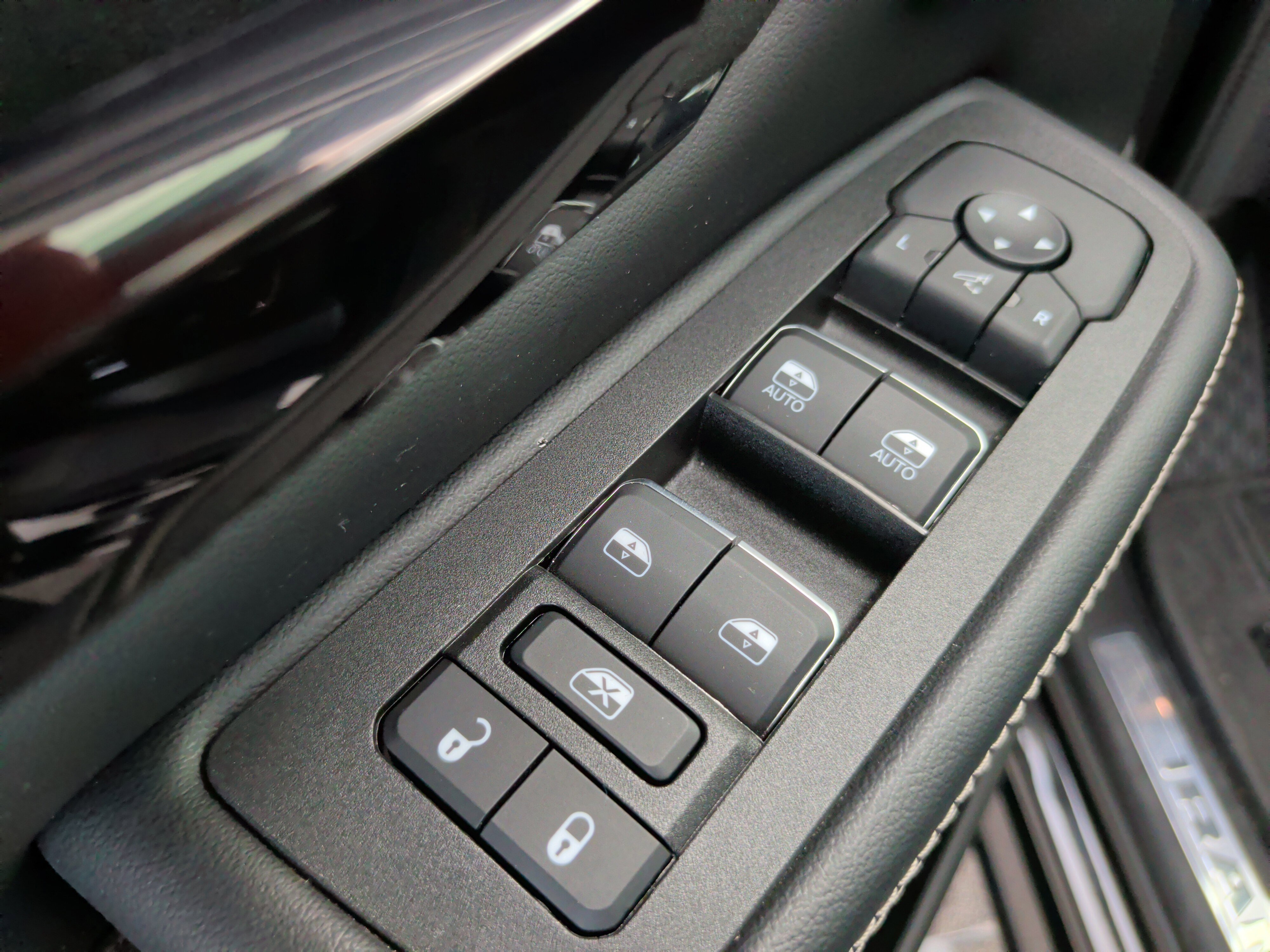 Used 2025 RAM 1500 Limited image 32