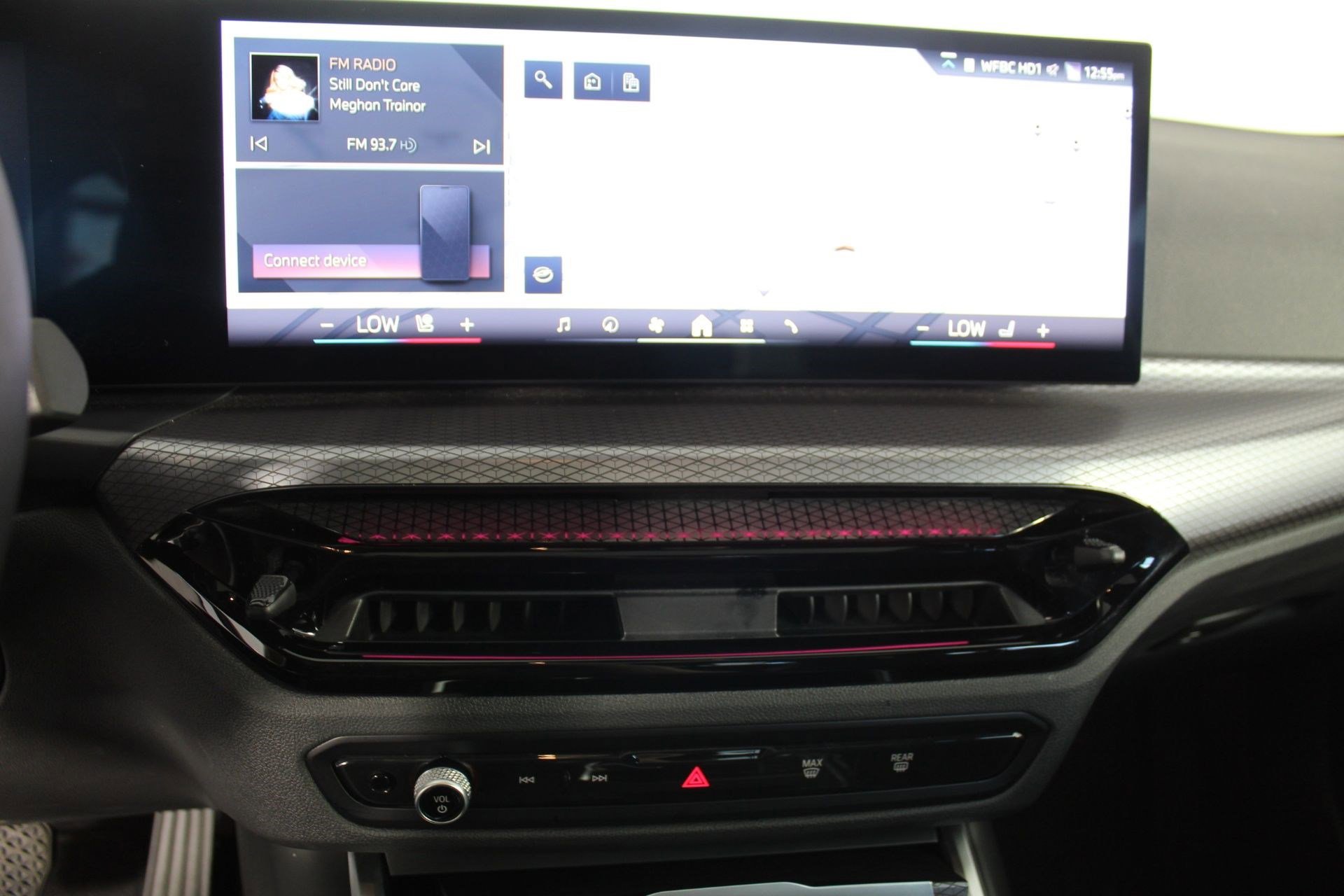 Used 2025 BMW 430i xDrive w/ Premium Package image 25