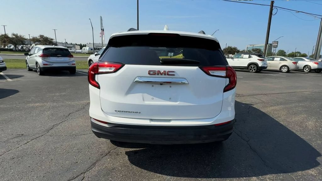 Used 2024 GMC Terrain SLE w/ Driver Convenience Package FWD image 7