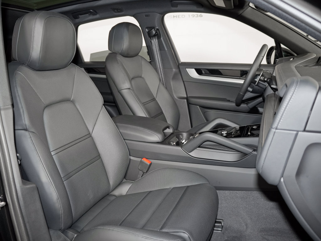 New 2026 Porsche Cayenne AWD/4WD image 39