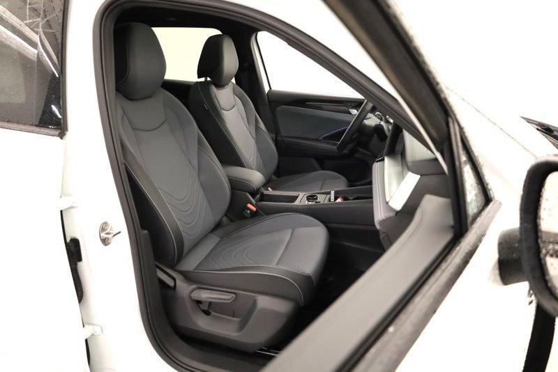 New 2026 Volkswagen Tiguan SE R-Line image 31