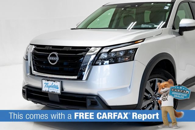 Used 2023 Nissan Pathfinder SV AWD/4WD image 2