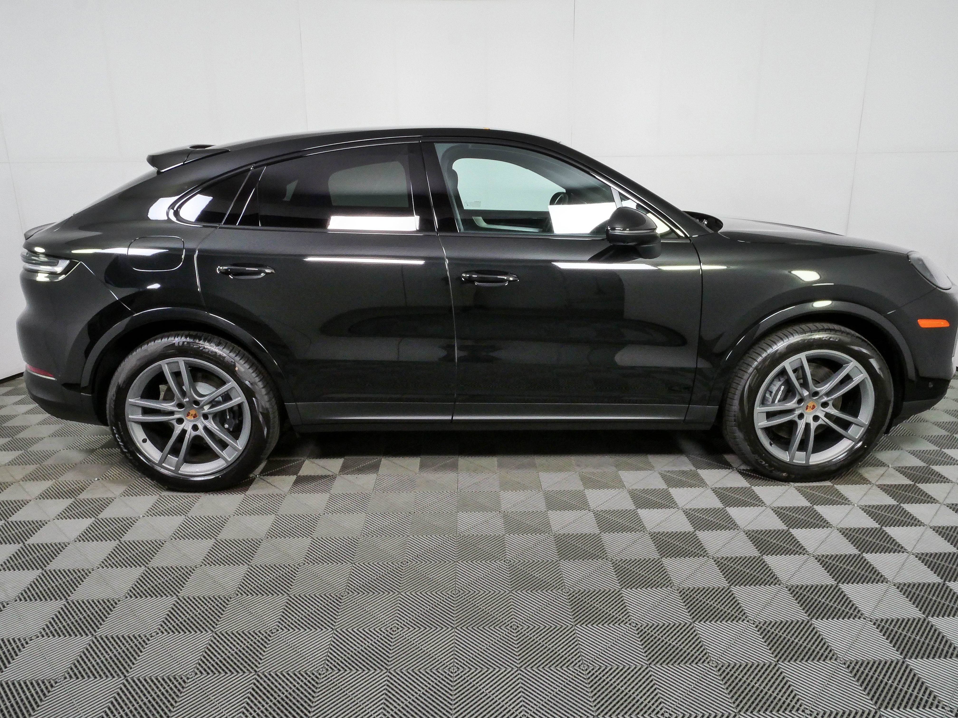 New 2026 Porsche Cayenne Coupe AWD/4WD image 30