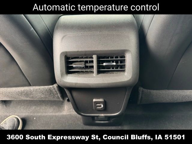 Used 2023 Chevrolet Equinox RS w/ RS Leather Package AWD/4WD image 16
